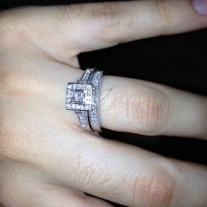 Diamond engagement and wedding band set